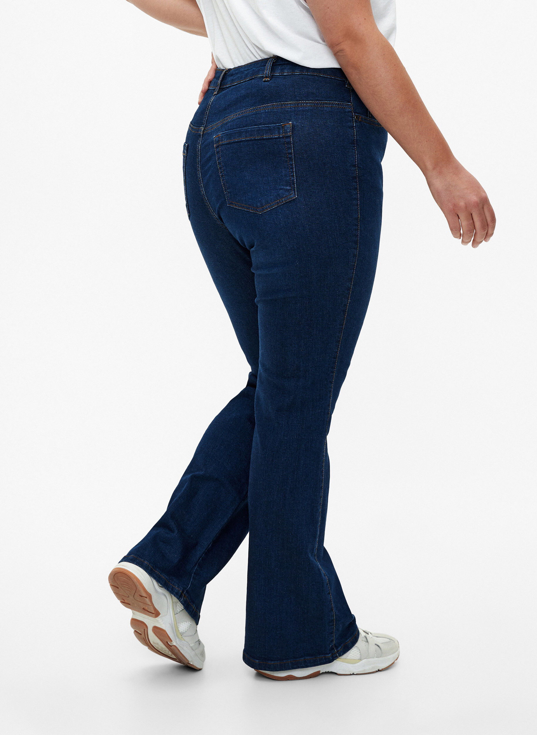 Zizzi Ellen bootcut jeans med h&oslash;yt liv, Bl&aring;, Model image number 3