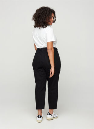 Cropped mom fit Mille jeans med en løs passform, Black, Model image number 2