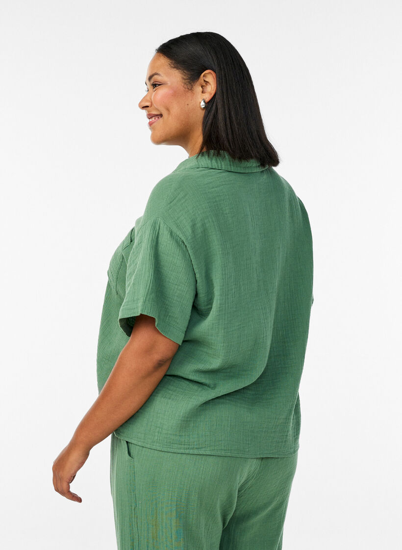 Bluse i bomullsmusselin med korte ermer, Gr&oslash;nn, Model image number 2