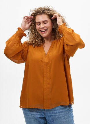 Zizzi Bluse med gjennomsiktige ermer og smockdetaljer, Pumpkin Spice, Model image number 0
