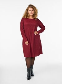 Kjole med rhinesteiner og bølgekant, Mørk Bordeaux Kjole med rhinesteiner og bølgekant, Mørk Bordeaux, Model