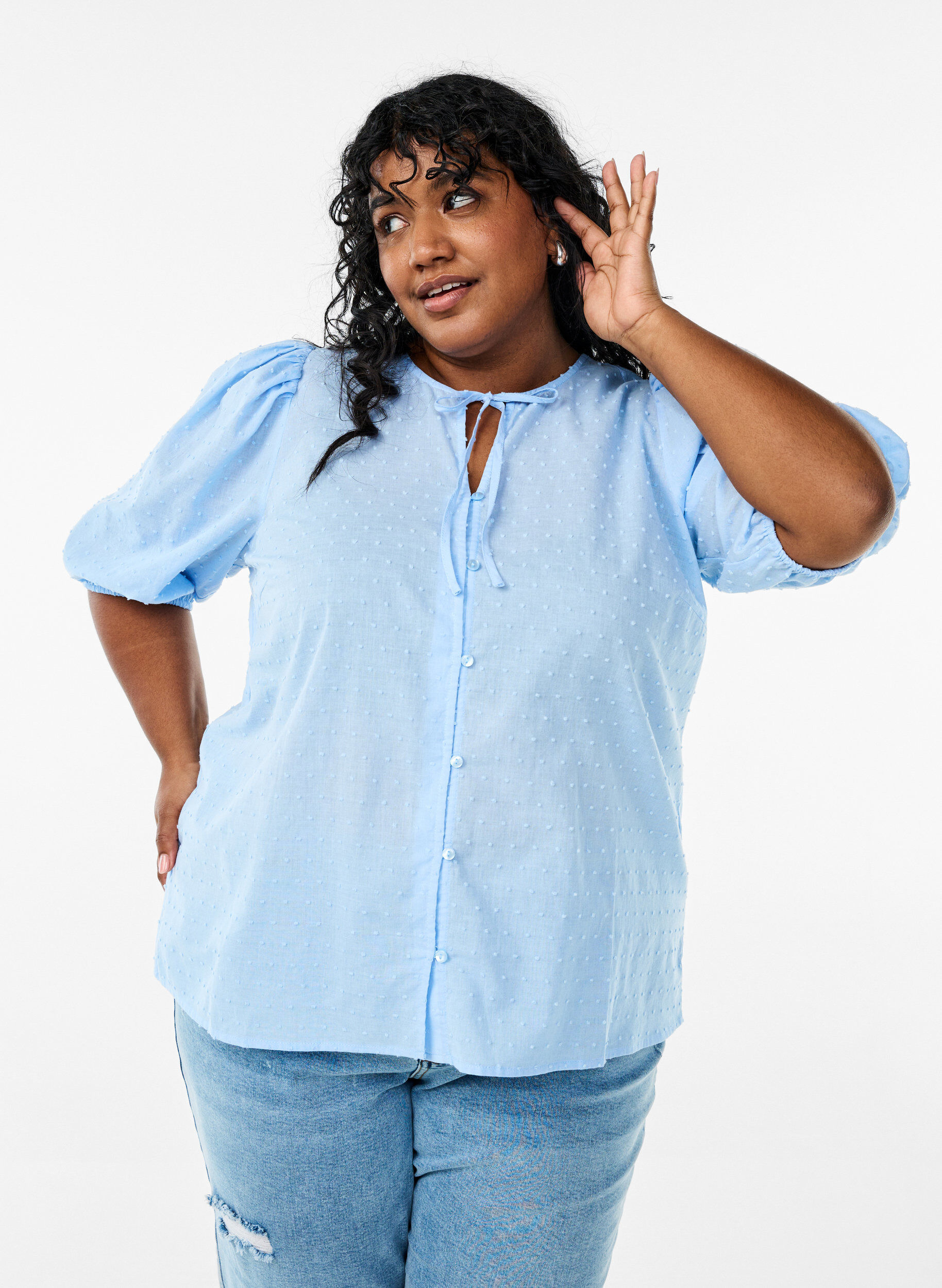 Zizzi Skjortebluse med knyteb&aring;nd og prikkete tekstur, Bl&aring;, Model image number 3