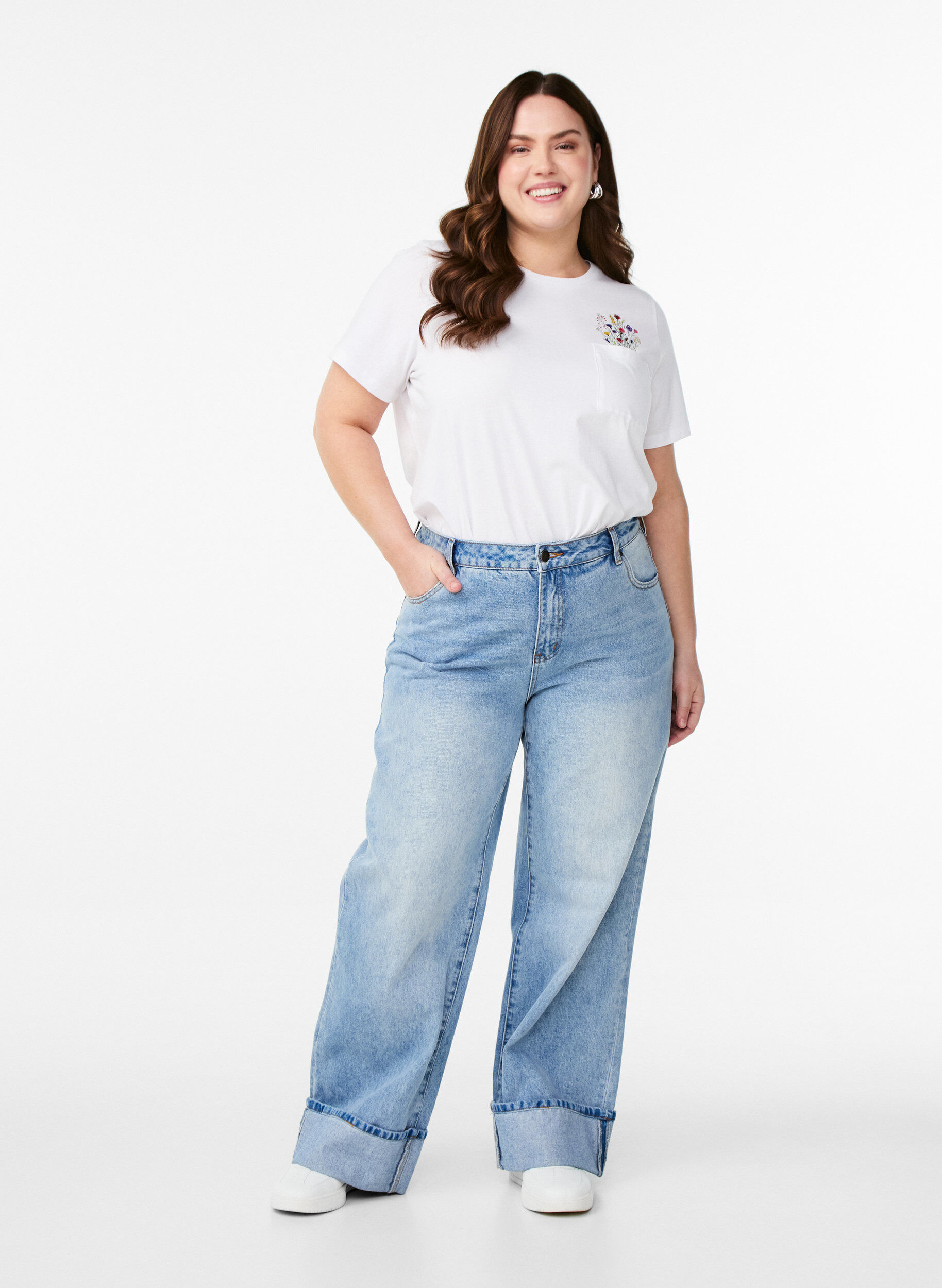 Zizzi T-skjorte med brystlomme, Hvit, Model image number 1