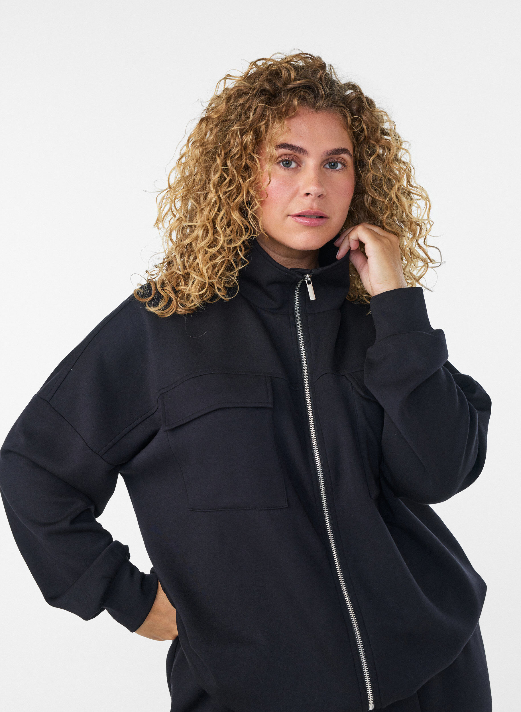 ZizziJersey cardigan med glidel&aring;s og h&oslash;y hals, Svart, Model image number 3