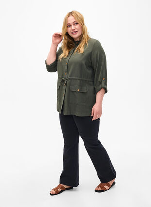 Zizzi Skjorte i linblanding med lommer, Thyme, Model image number 2