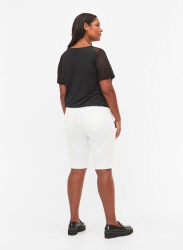 Tettsittende shorts med baklommer, White, Model image number 1