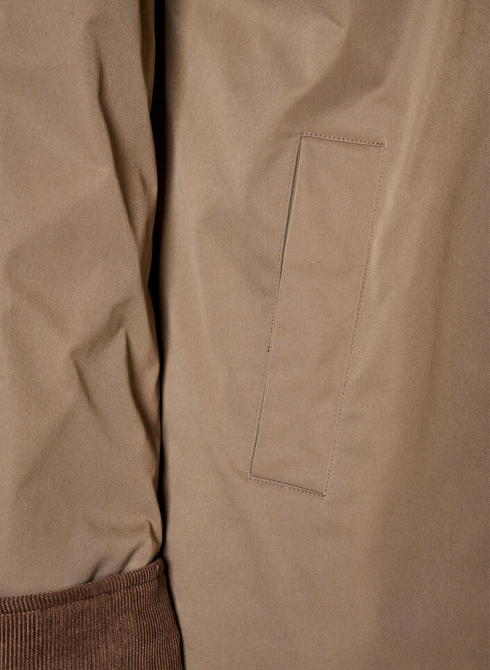 Lett polstret jakke med cordfl&oslash;yelskrage, Brun, Packshot image number 3