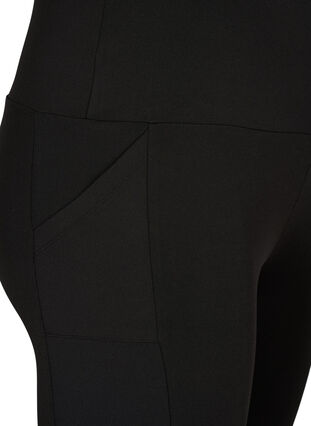 Ettersittende shorts med høy midje og lommer, Black, Packshot image number 2