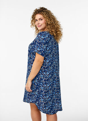 Zizzi Kjole med trykk og korte ermer, Blå, Model image number 2