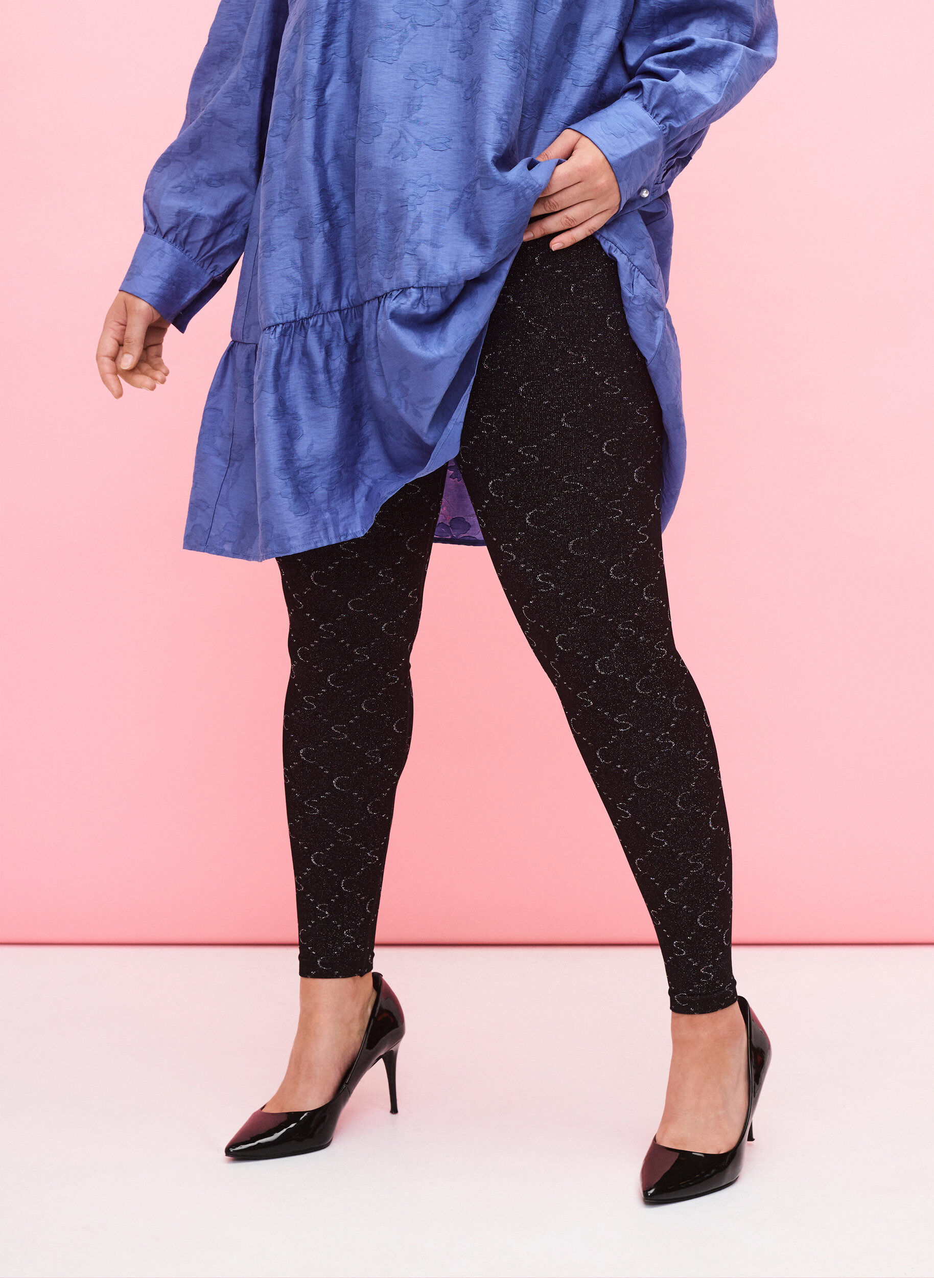 Zizzi S&oslash;ml&oslash;s tights med s&oslash;lvfarget m&oslash;nster, Black, Model image number 0