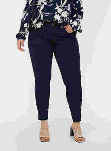 Ekstra slim Sanna jeans med normal høyde i livet, Dark blue, Model image number 2