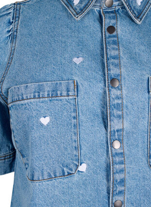 Denimkjole med broderte hjerter, Light blue denim, Packshot image number 2