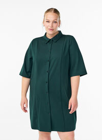 Kort skjortekjole med 3/4 ermer, Grønn Kort skjortekjole med 3/4 ermer, Grønn, Model