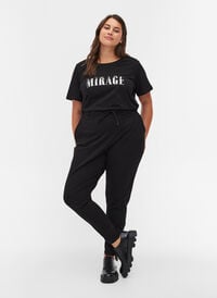 Cropped Maddison bukser, Svart Cropped Maddison bukser, Svart, Model