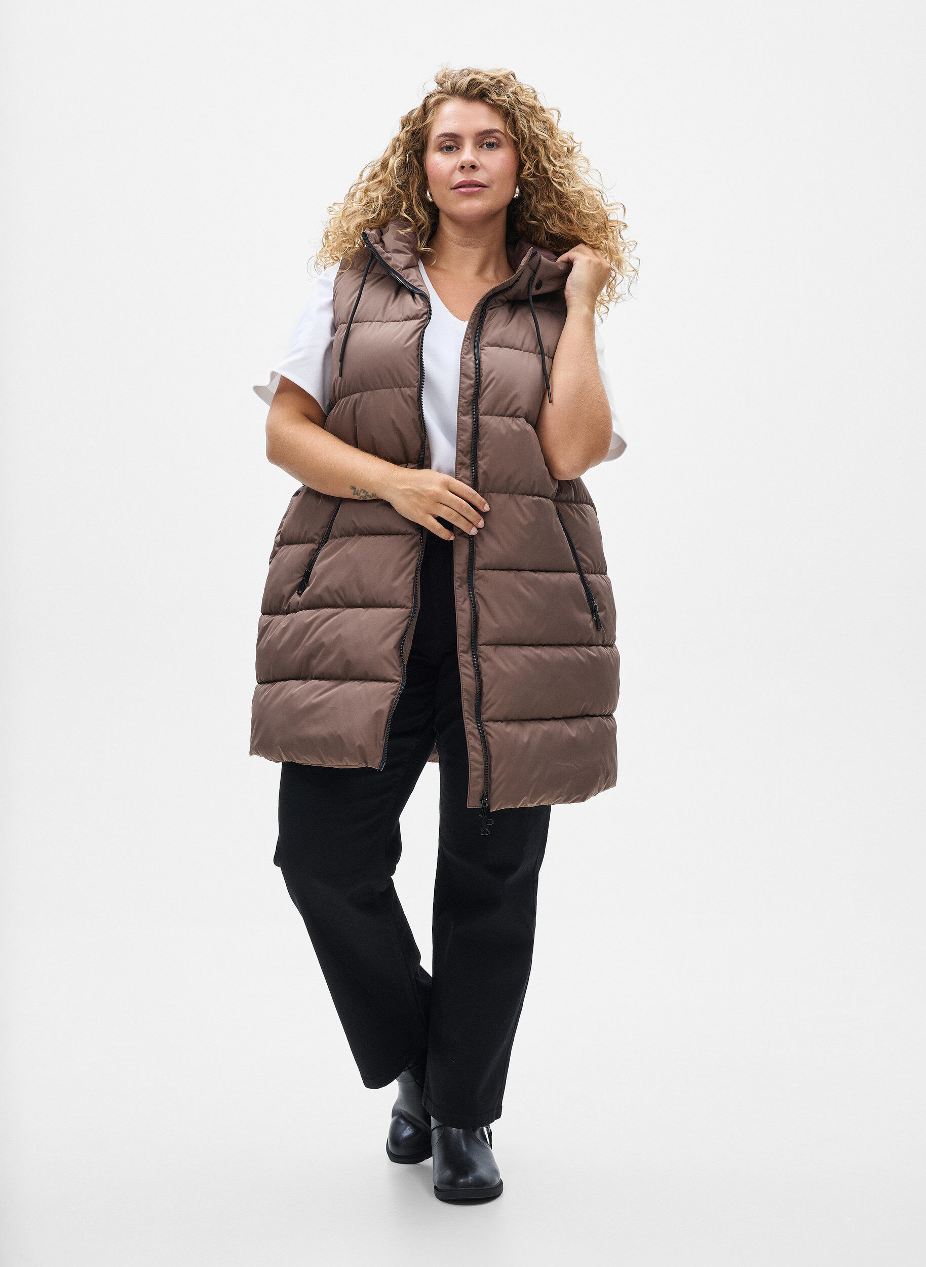 Zizzi Lang vest med hette og lommer, Brun, Model image number 1