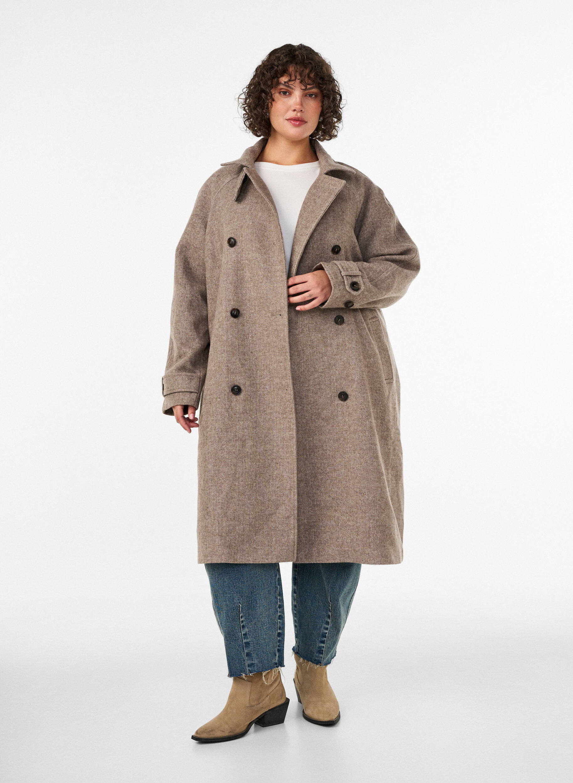 ZizziLang ullk&aring;pe med h&oslash;y krage og dobbeltradet design, Brun, Model image number 1