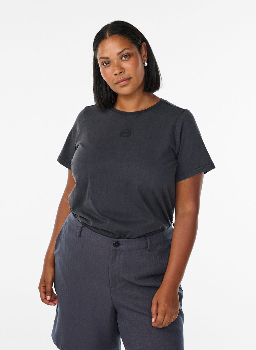 T-skjorte i organisk bomull med et vasket utseende, Grey Washed, Model