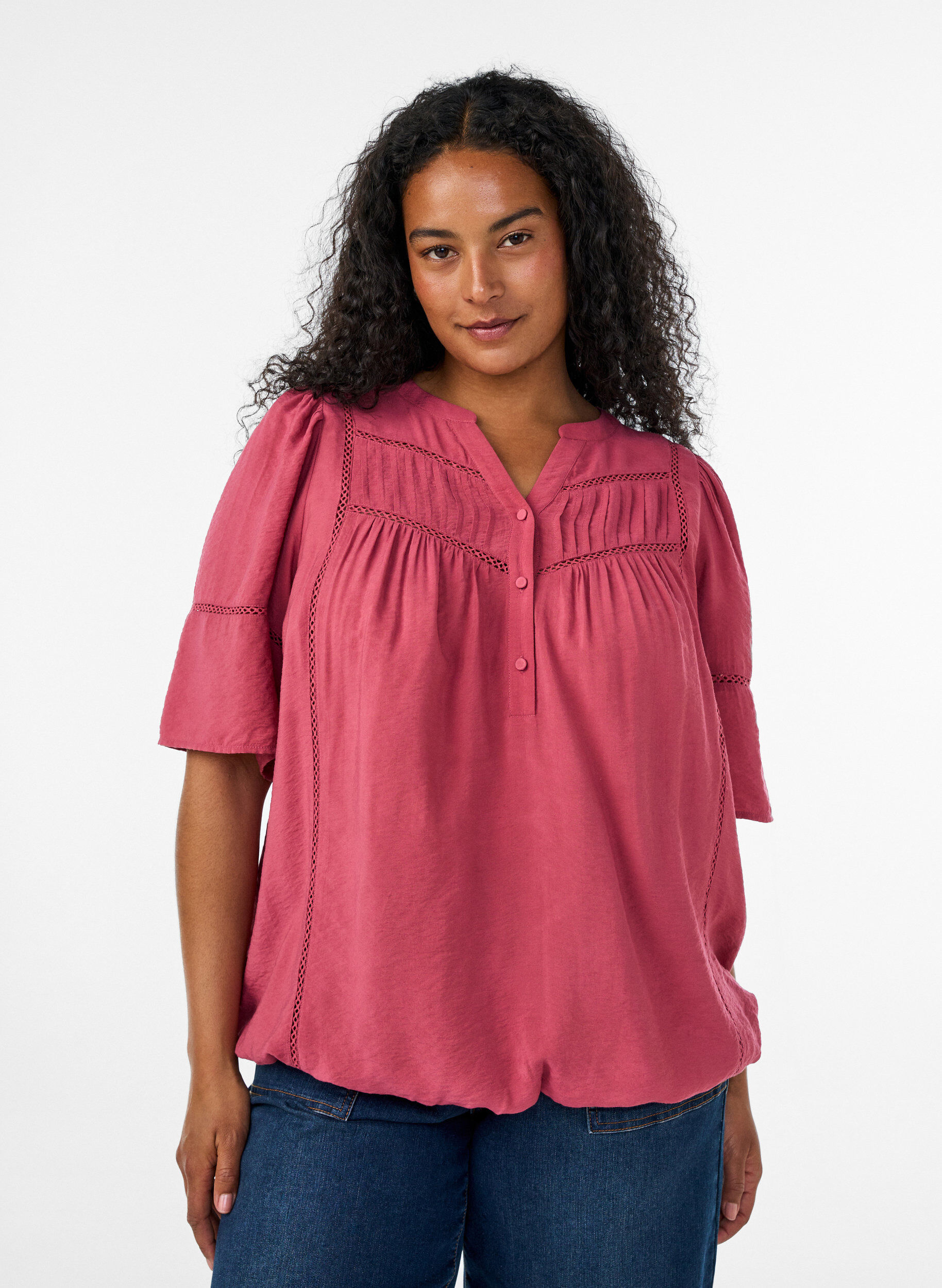 Viskosebluse med legg og ballongeffekt, Rosa, Model