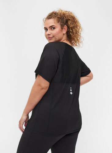 T-skjorte til trening med refleksdetaljer, Black, Model image number 1