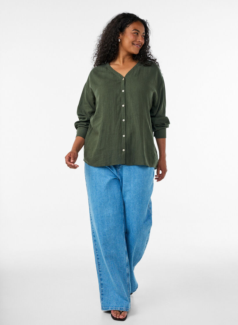 Bluse i lin og viskose med V-hals, Gr&oslash;nn, Model image number 1