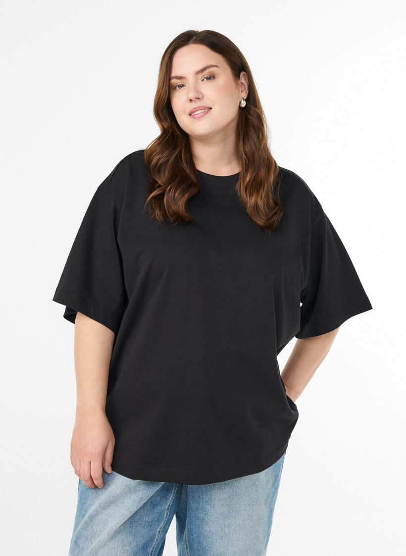 Oversized T-skjorte med halve ermer, Svart, Model image number 0