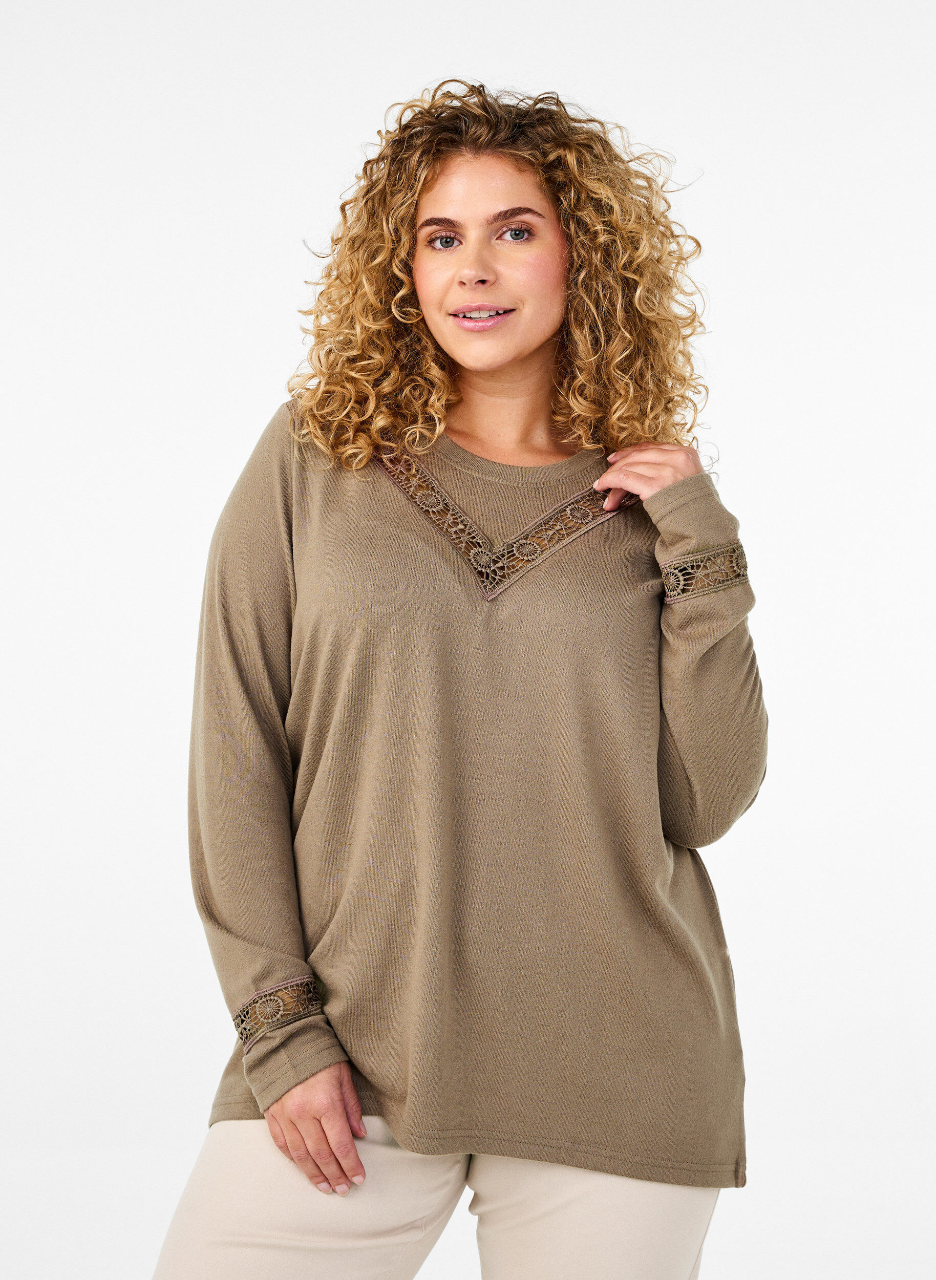 Bluse med broderidetaljer og lange ermer, Brun, Model