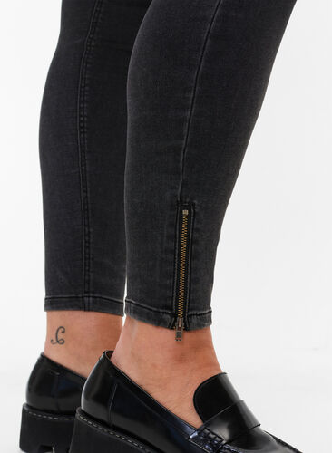Cropped Amy jeans med glidelås, Grey Denim, Model image number 2