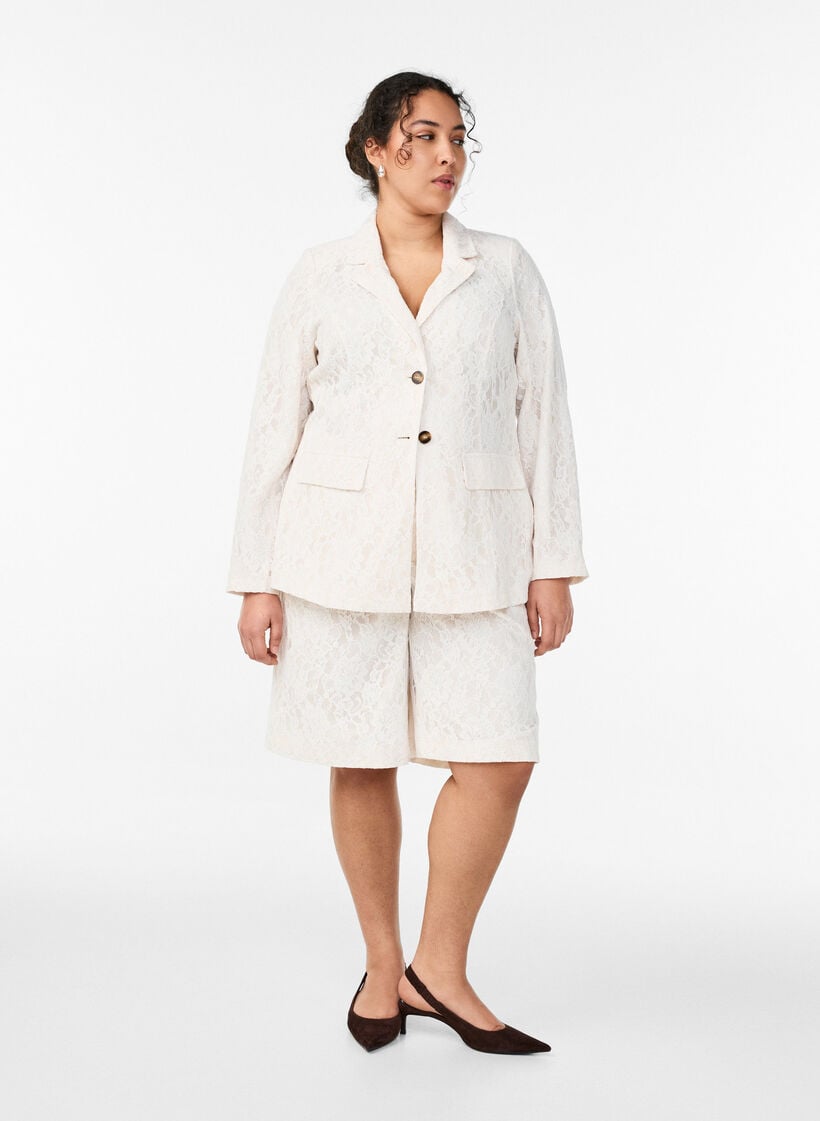 Bermudashorts med h&oslash;y midje og blonder, Vanilje, Model image number 0