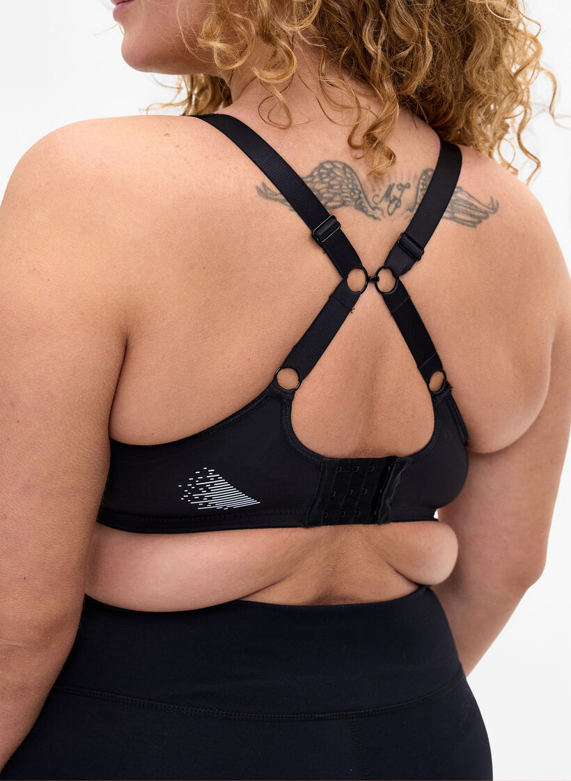 CORE, HIGH SUPPORT WIRE BRA - Sportsbh med b&oslash;yle, Svart, Model image number 3