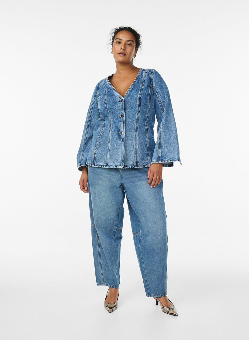 Denimjakke med formende s&oslash;mmer og V-hals, Bl&aring;, Model