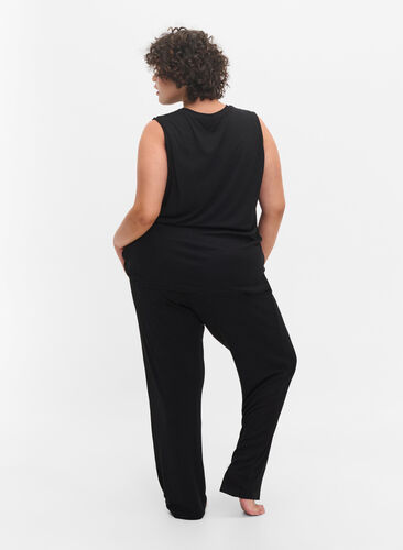 Løse pysjamasbukser i viskose, Black, Model image number 0