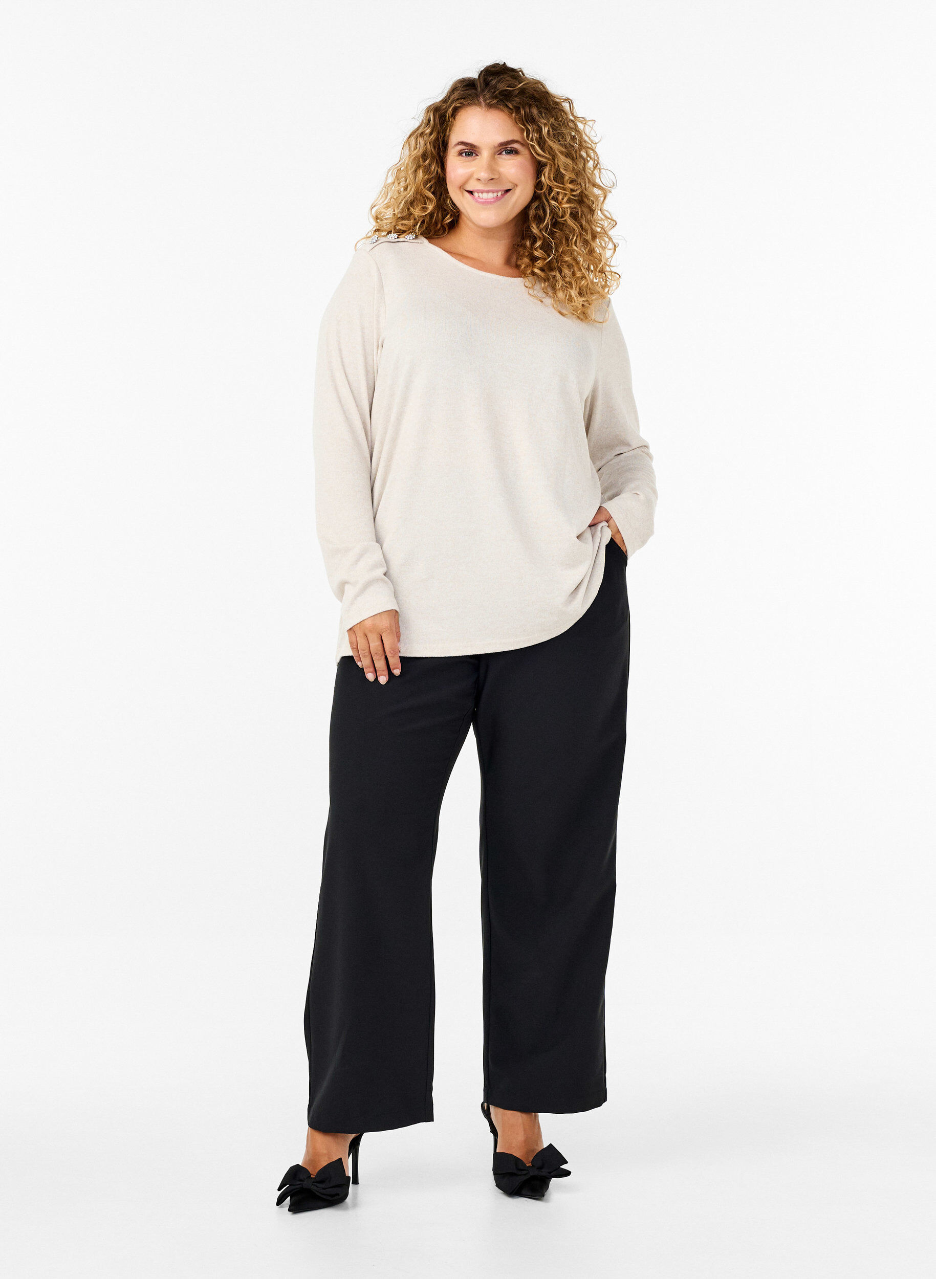 Zizzi Bluse med dekorative knapper, Beige, Model image number 1