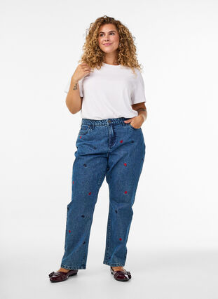 Zizzi Høy-midje Gemma jeans med broderte detaljer, DB Hearts, Model image number 0