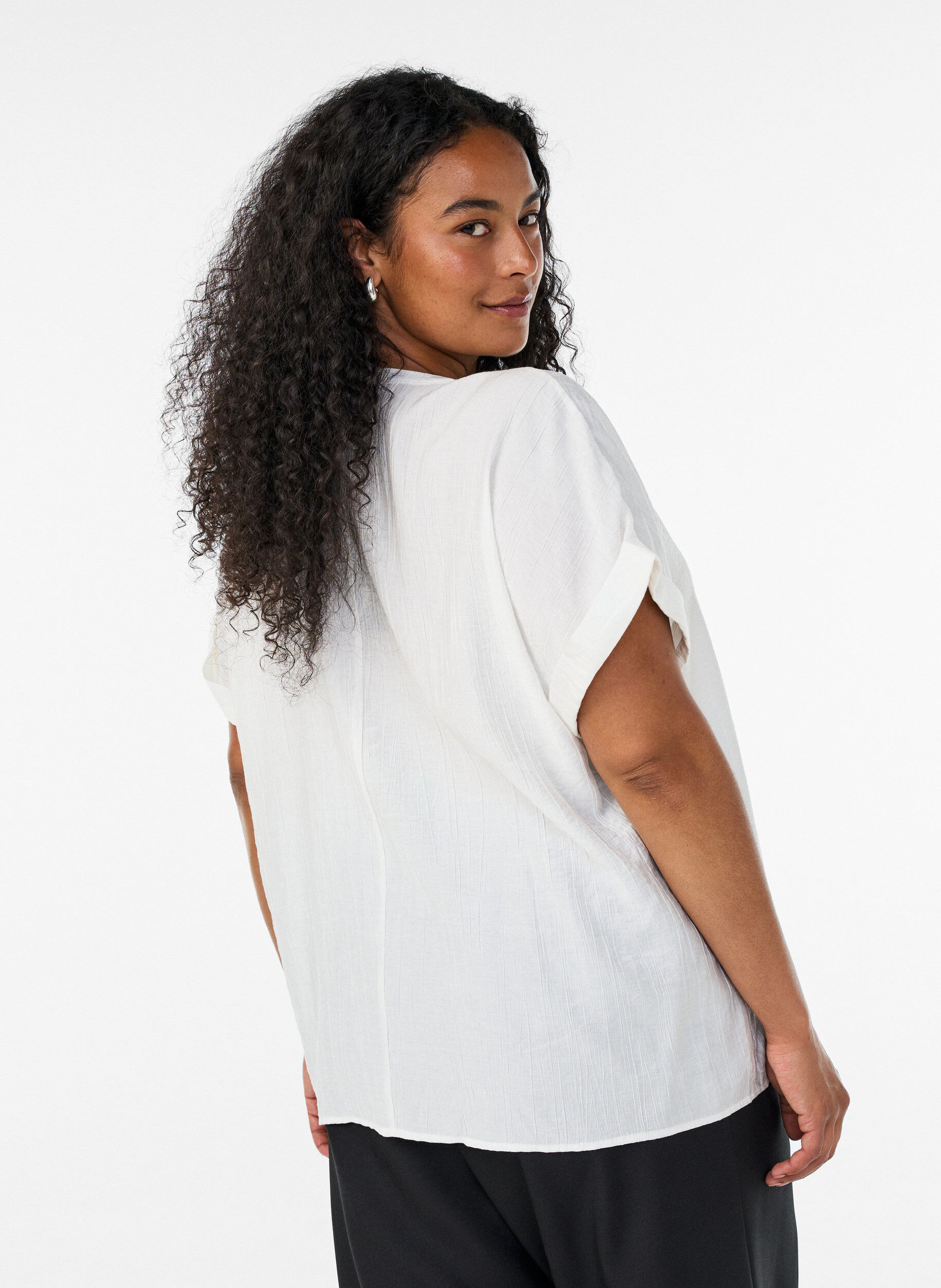 ZizziViskosebluse med knapper og tekstur, Vanilje, Model image number 2