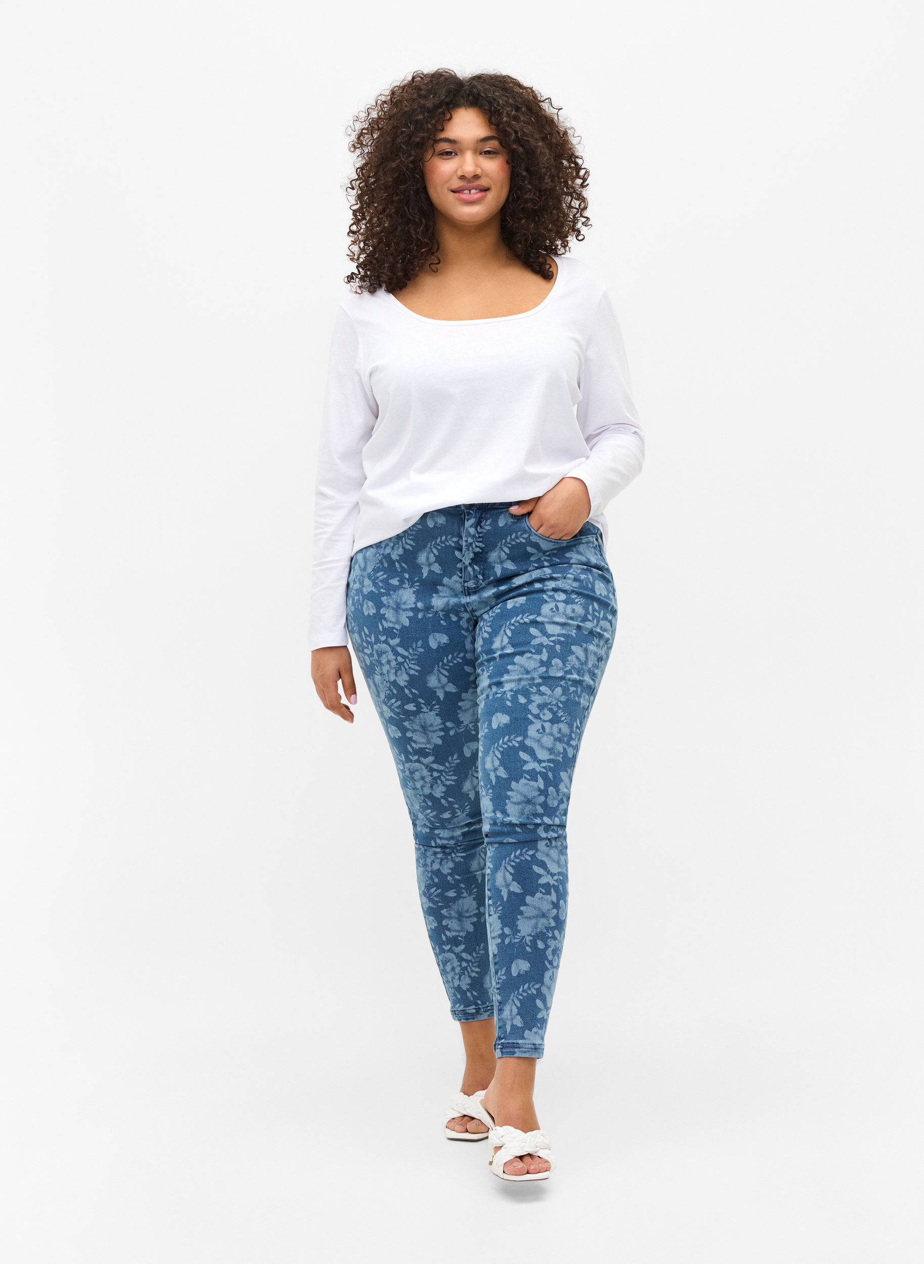 Zizzi Basisgenser i bomull, 2 stk., Navy B/B White, Model image number 2