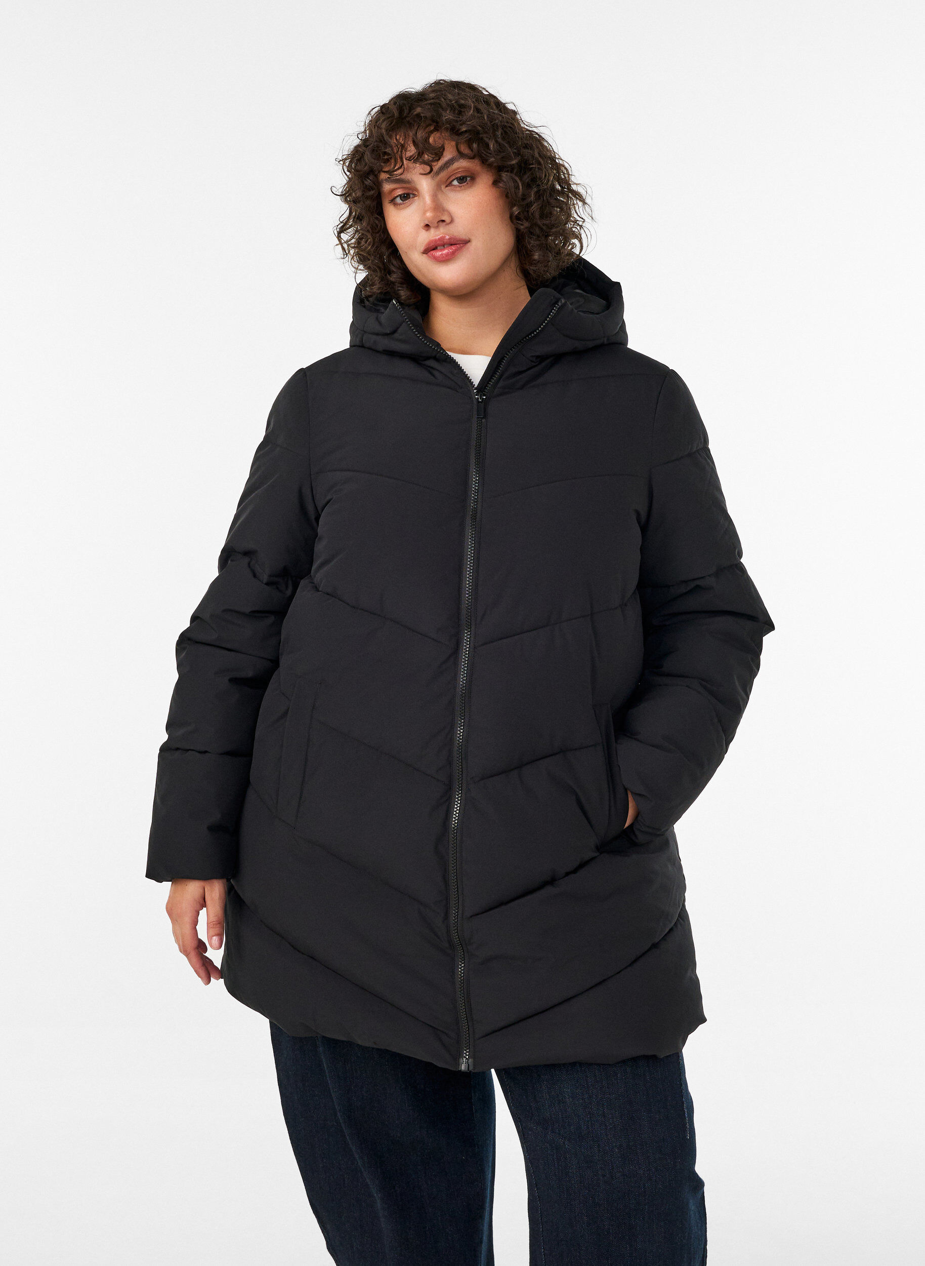 ZizziMellomlang pufferjakke med hette, Svart, Model image number 3