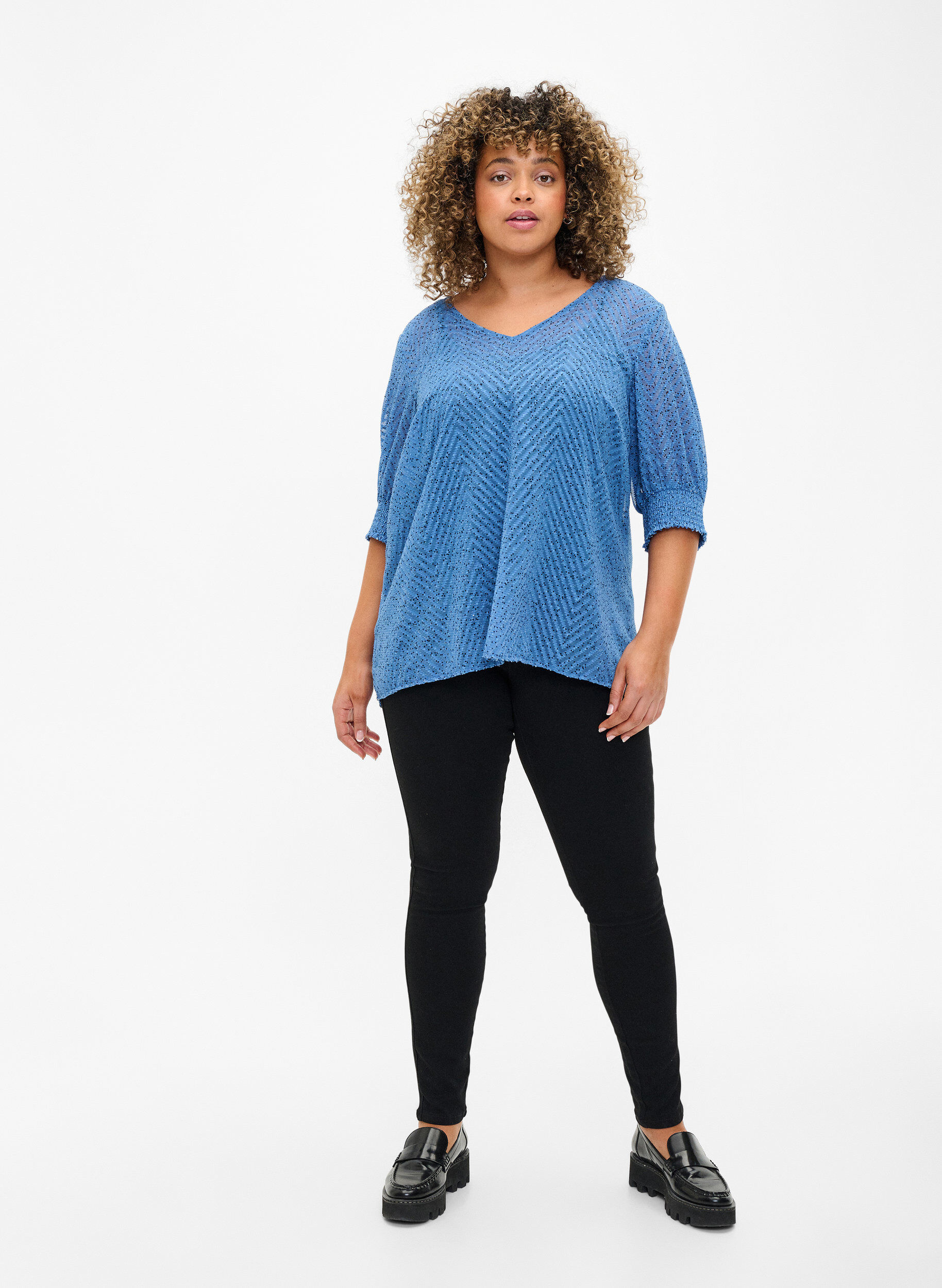 Zizzi Prikkete bluse med 1/2 ermer, Riverside Dot, Model image number 2