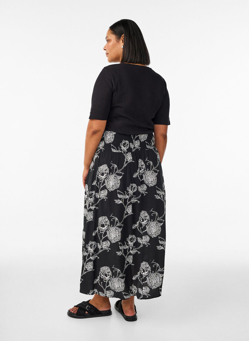 Viskose maxiskj&oslash;rt med smock, Svart, Model image number 1