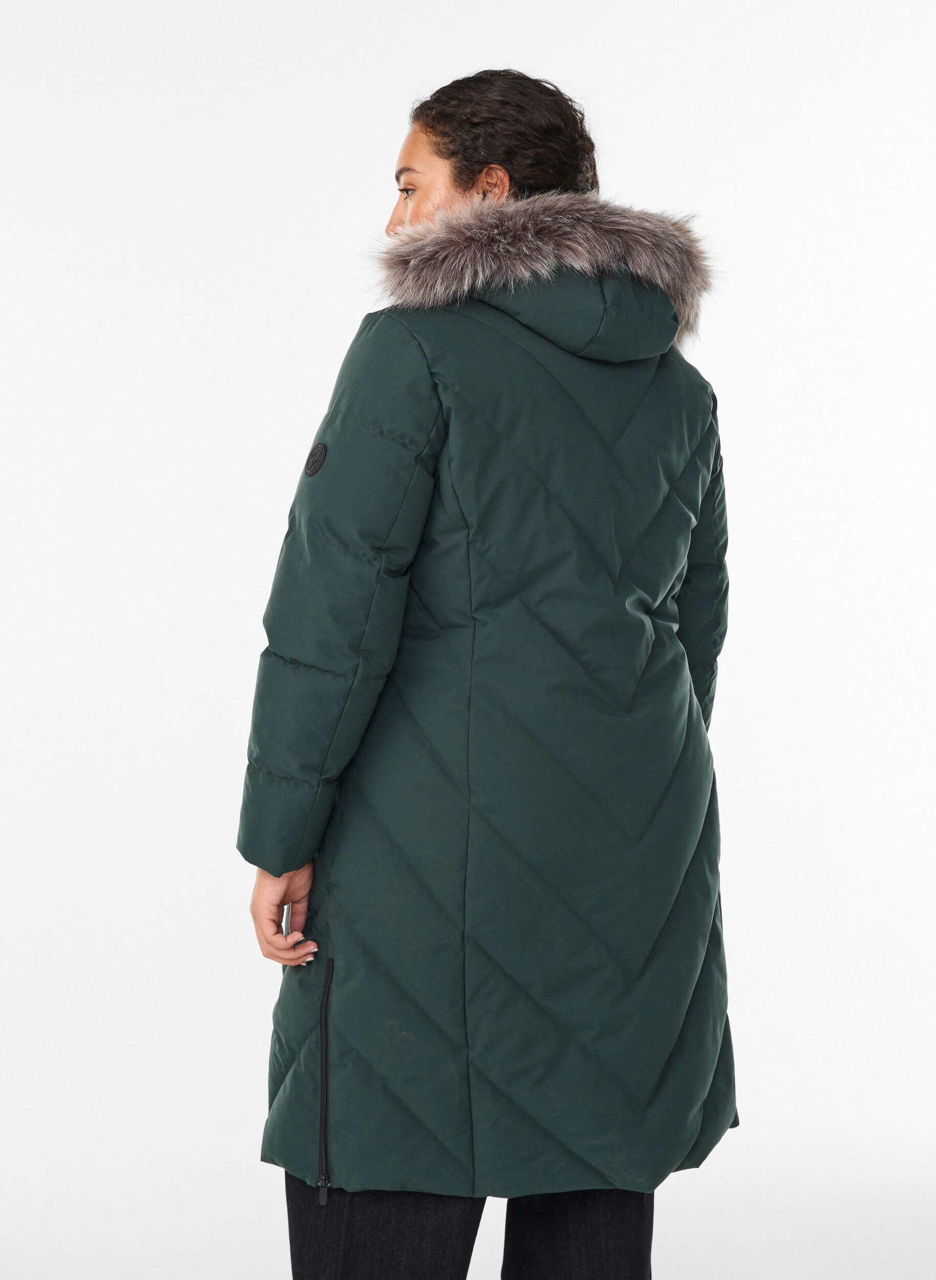 ZizziLang vinterk&aring;pe med kroklukking og en imitert pelskrage, Gr&oslash;nn, Model image number 2