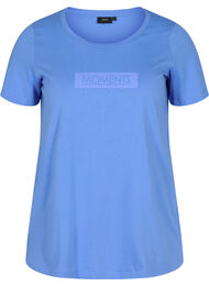 Kortermet T-skjorte i bomull med trykk, Ultramarine TEXT
