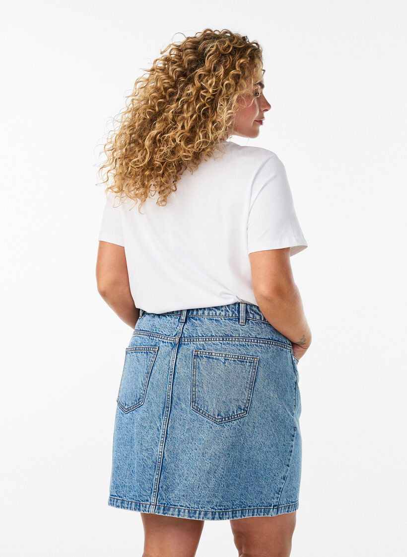 Kort denimskj&oslash;rt med lommer, Bl&aring;, Model image number 2