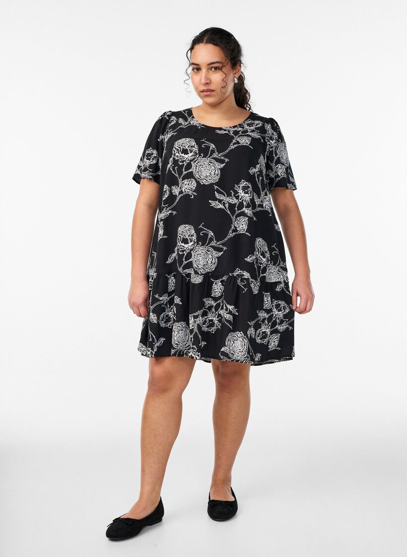 Viskosekjole med snittlinje, Svart, Model image number 1