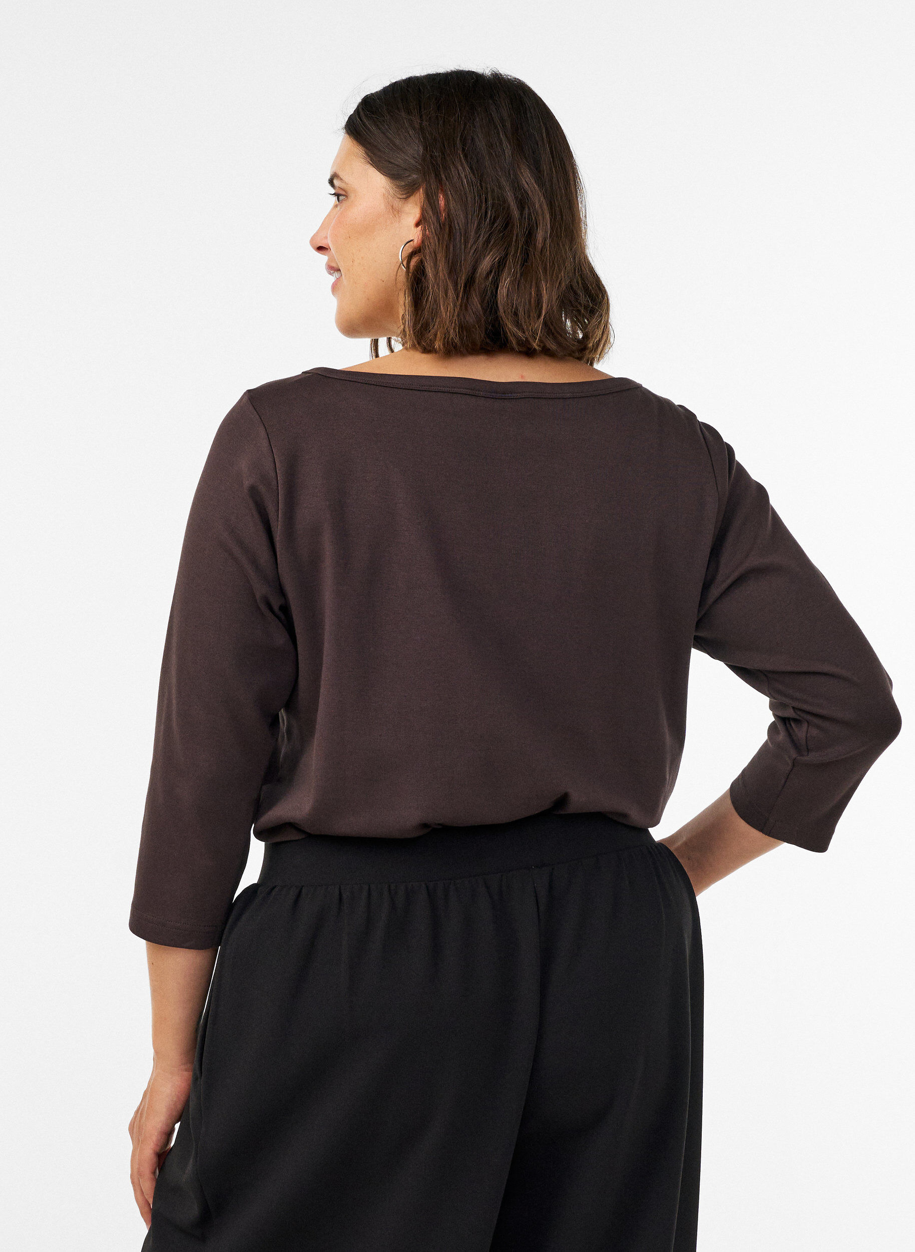 ZizziBasis-T-skjorte med b&aring;thals og 3/4-ermer, Brun, Model image number 2