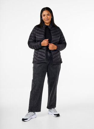 Zizzi Lett jakke med lommer, Svart, Model image number 1