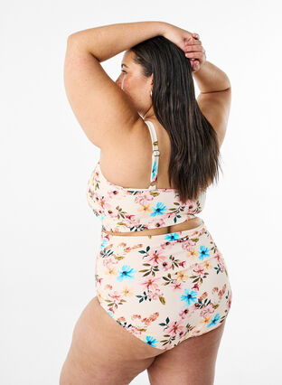 Zizzi Ekstra høy midje bikiniunderdel med blomstertrykk, Beige, Model image number 2