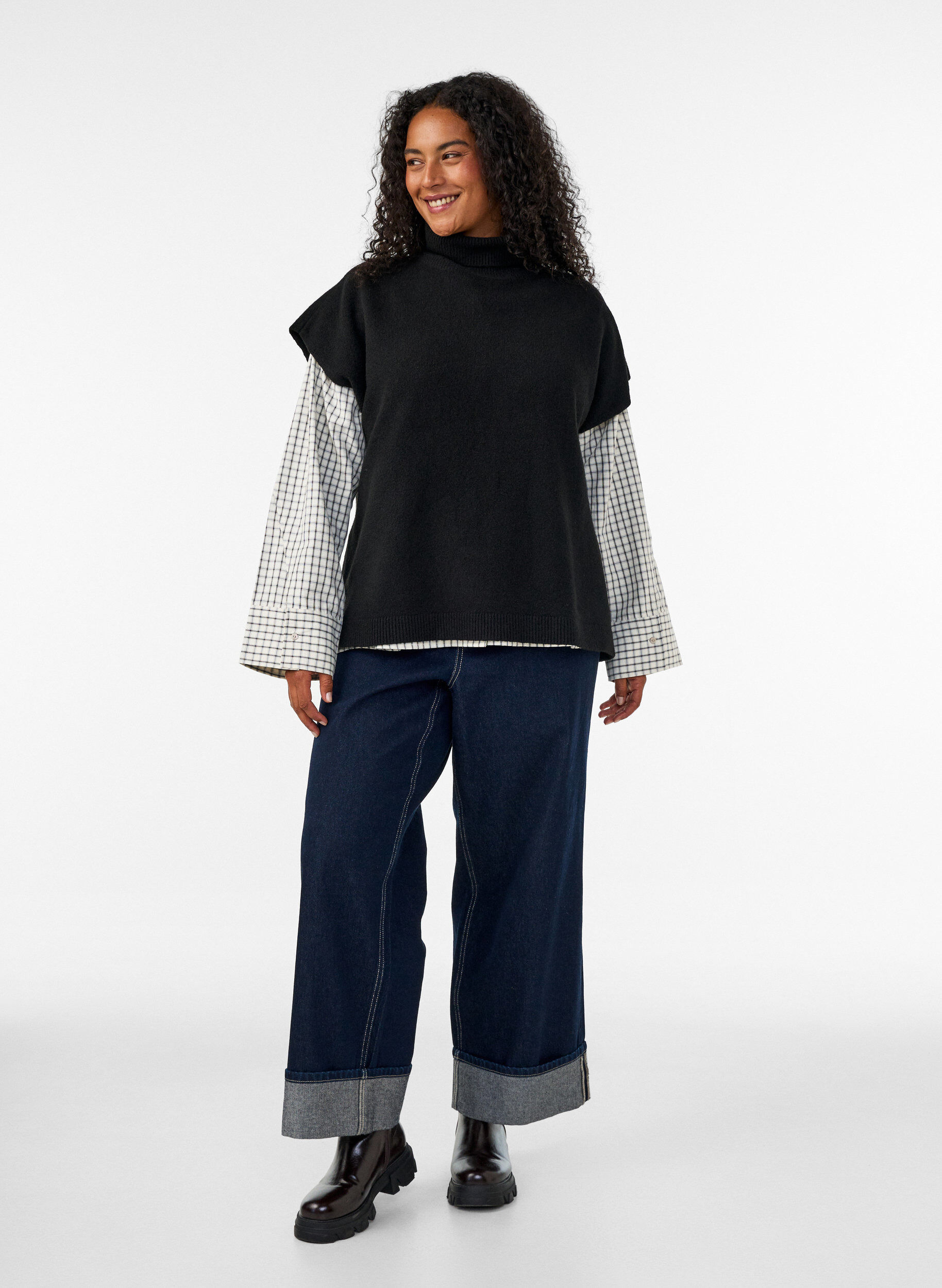 ZizziStrikket vest med h&oslash;y hals, Svart, Model image number 1
