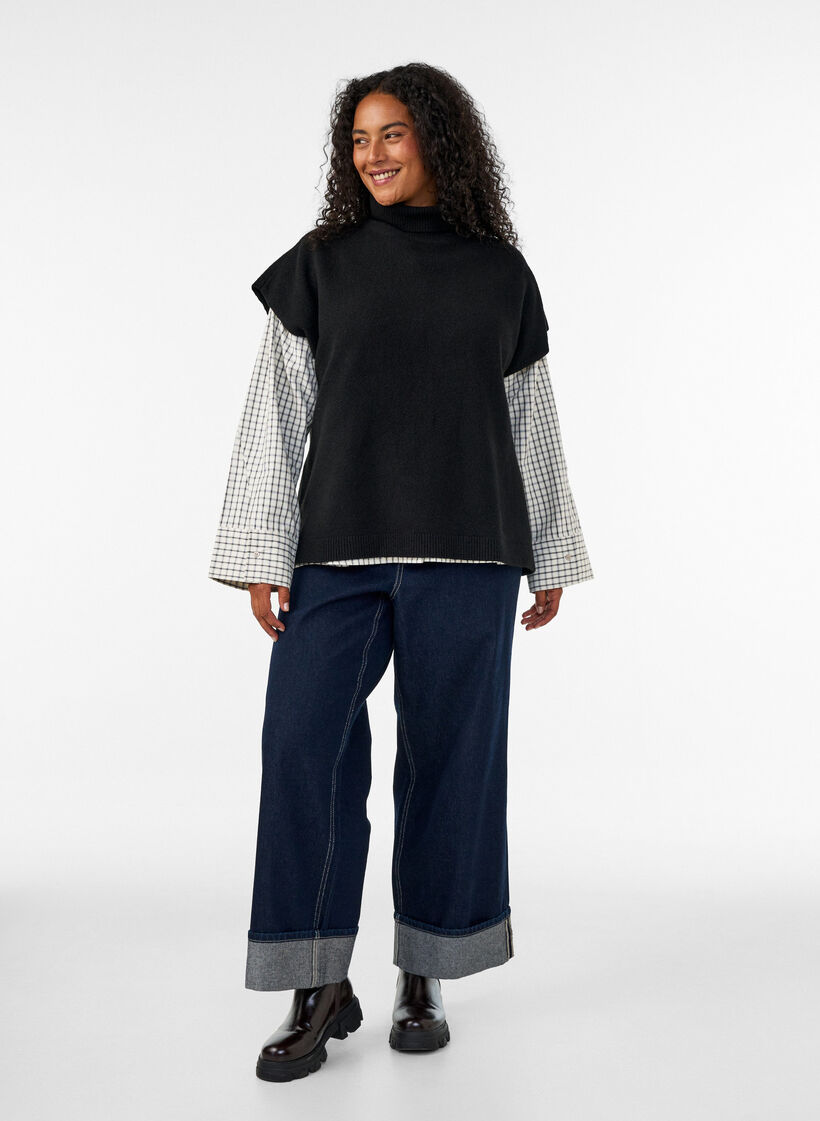 Strikket vest med h&oslash;y hals, Svart, Model image number 1