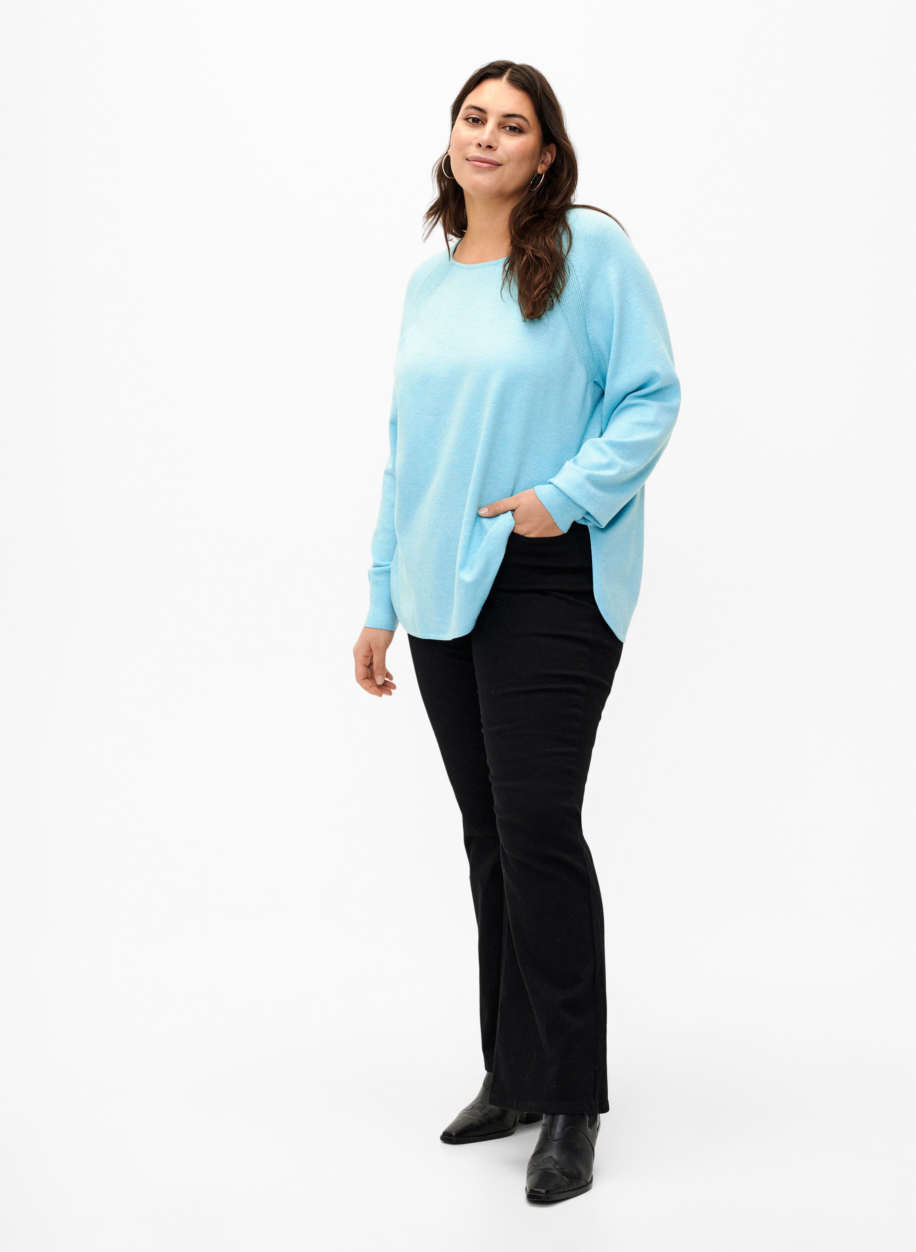 Zizzi Strikket bluse med Raglan-ermer, Blue Curacao Mel., Model image number 2