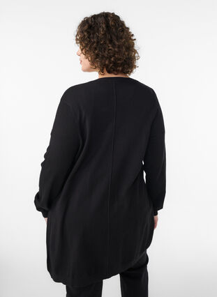 Zizzi Lang, strikket cardigan i en viskoseblanding, Svart, Model image number 2