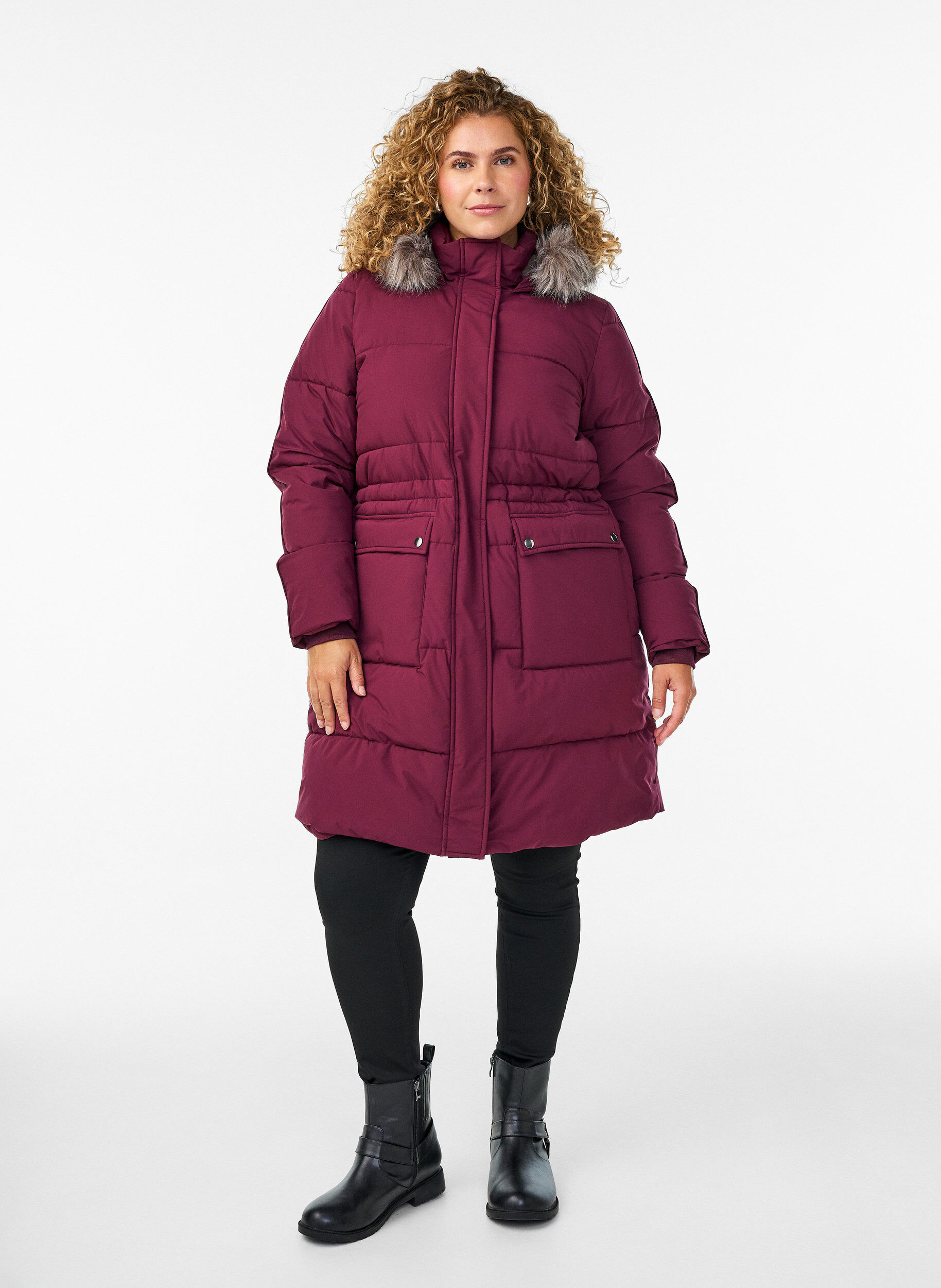 Zizzi Vannavst&oslash;tende parkas med imitert pelskrage, M&oslash;rk Bordeaux, Model image number 1